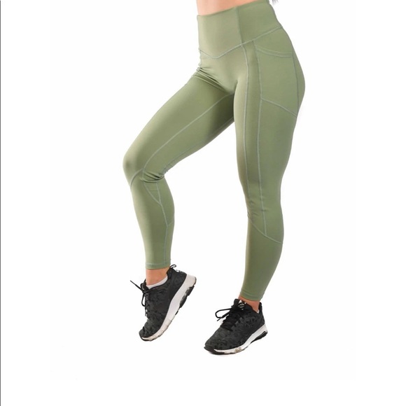 TILYOUCOLLAPSE Resilient Heart Booty leggings - Picture 4 of 4